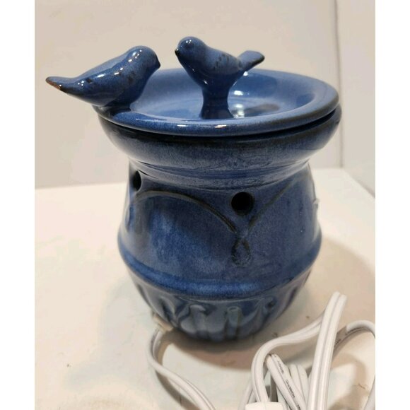 Ceramic Blue with Bird Bath and Birds Wax Melts Aromatherpy Warmer - Picture 6 of 13